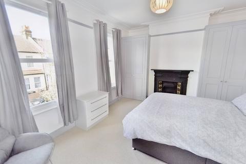 1 bedroom in a house share to rent - Lochaline Street, London W6