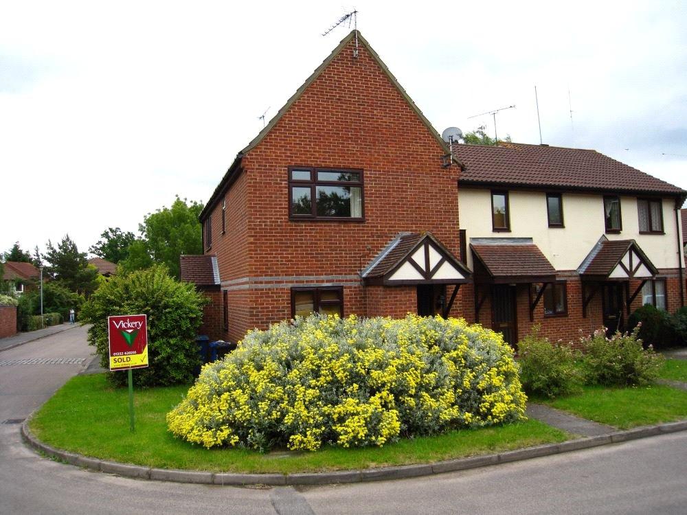 Swaledale Gardens, Fleet, Hampshire, GU51 1 bed house to rent £890
