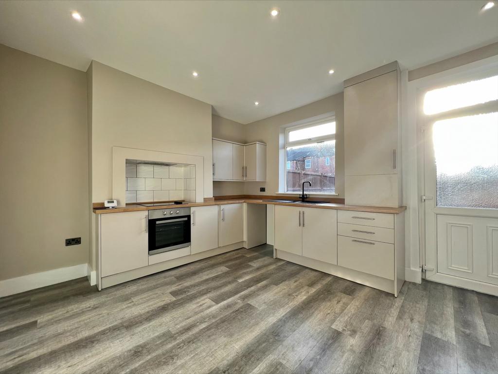2 Bedroom Terraced for Rent