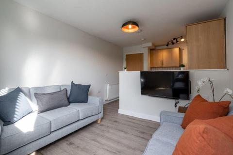 6 bedroom flat to rent - Falconar Street