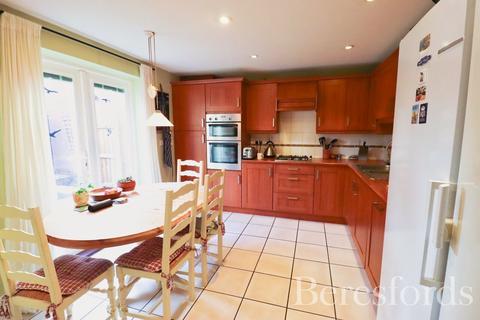 5 bedroom detached house for sale, Fayrewood Drive, Great Leighs, CM3