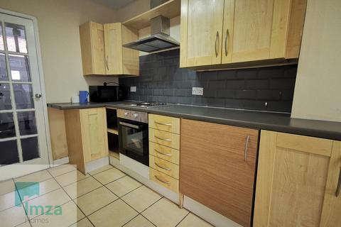 4 bedroom end of terrace house to rent, Ursula Street, Bootle, Merseyside
