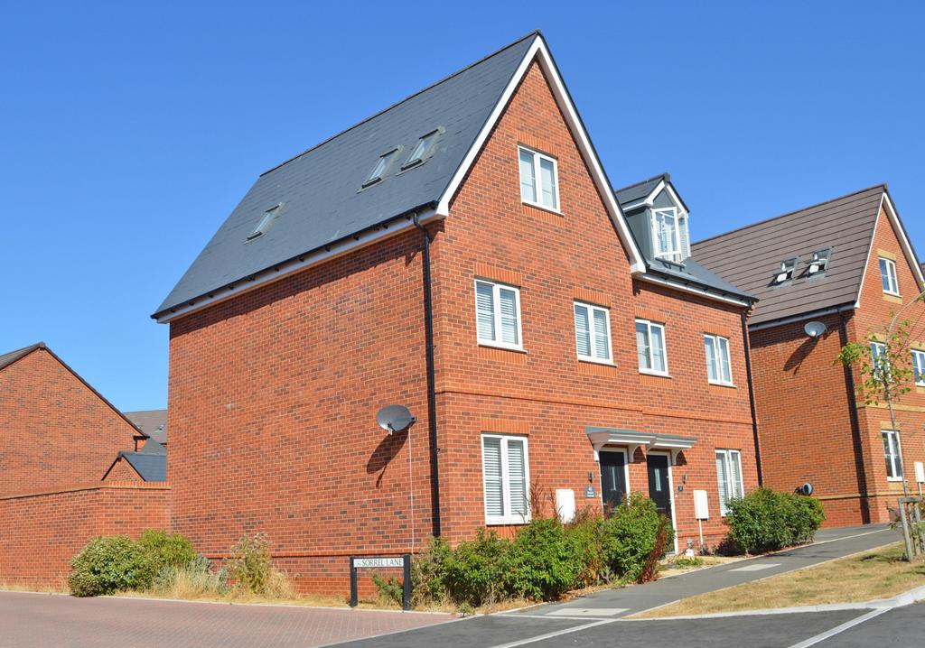 Bluebell Crescent, Wimborne Minster BH21 3 bed semidetached house £