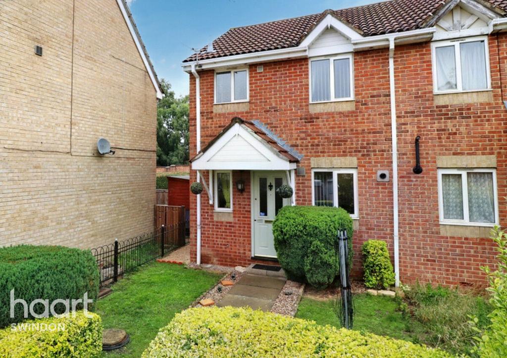 Barnum Court, Swindon 2 bed end of terrace house for sale £210,000