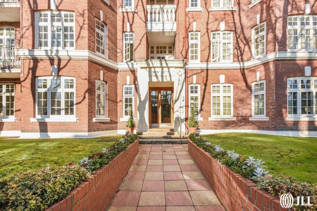 Elm Tree Road London NW8 2 bed apartment - £635,000