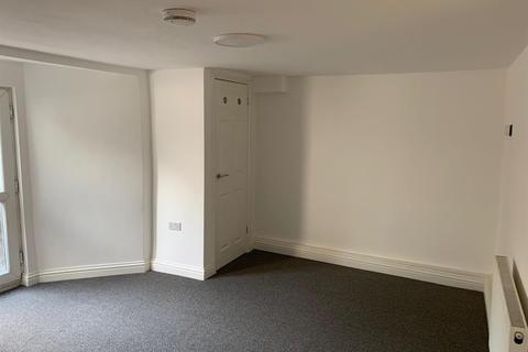 Studio to rent - Basement Flat