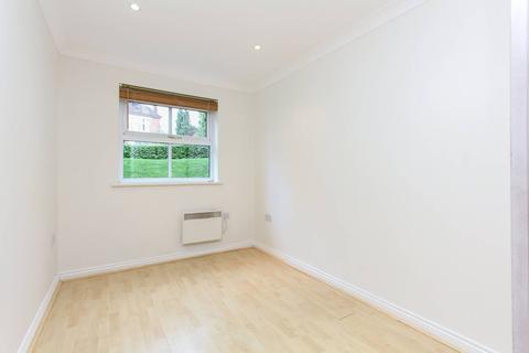 2 bedroom flat to rent - Sycamore Close, South Croydon, CR2