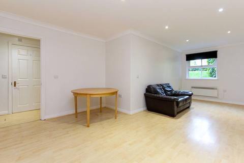 2 bedroom flat to rent - Sycamore Close, South Croydon, CR2