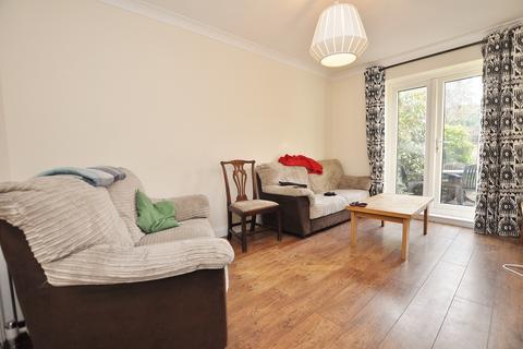 4 bedroom semi-detached house to rent, Beckingham Road, Guildford, Surrey, GU2