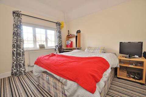 4 bedroom semi-detached house to rent, Beckingham Road, Guildford, Surrey, GU2