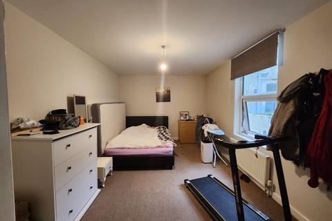 2 bedroom flat for sale - Pevensey Road, Eastbourne, BN21