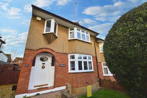 4 bedroom semi-detached house to rent, Orchard Close, St Albans, AL1