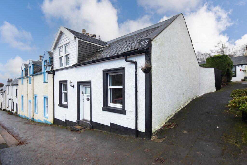 Montgomery Street, Eaglesham 3 bed terraced house £335,000