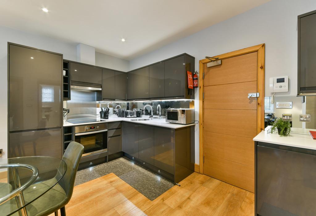 1 Bed Flat Kitchen