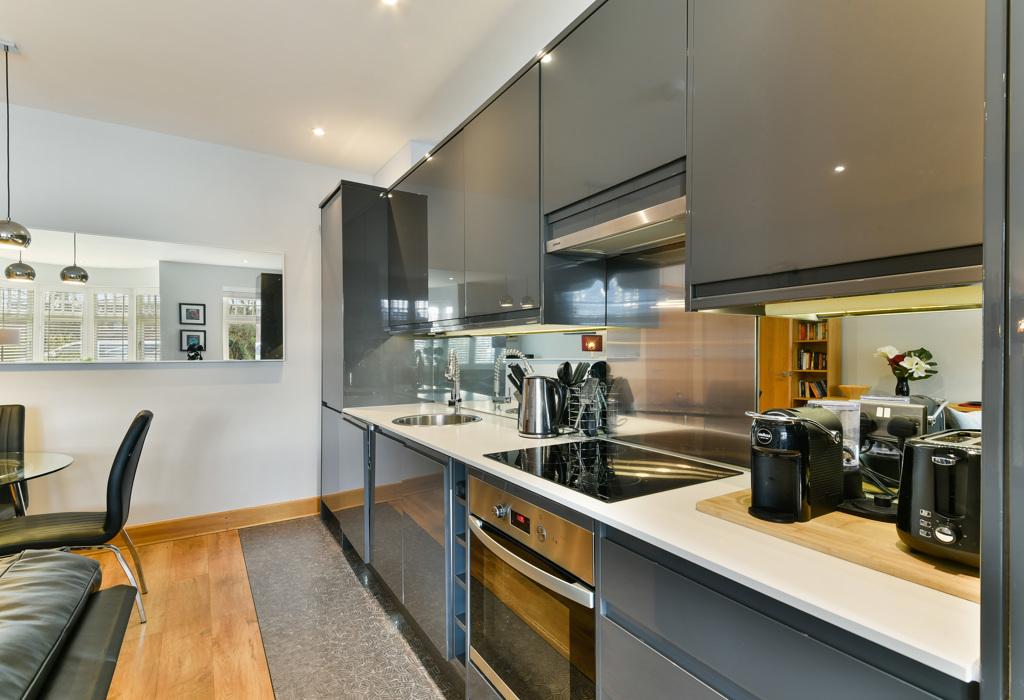 2 Bed Flat Kitchen