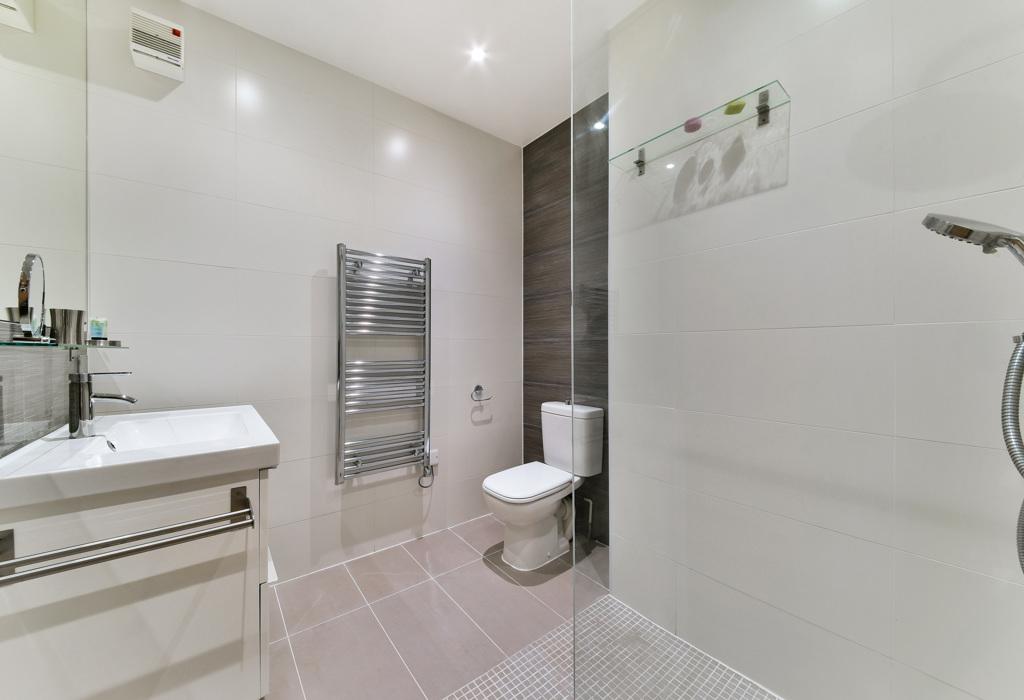 2 Bed Flat Second Bathroom