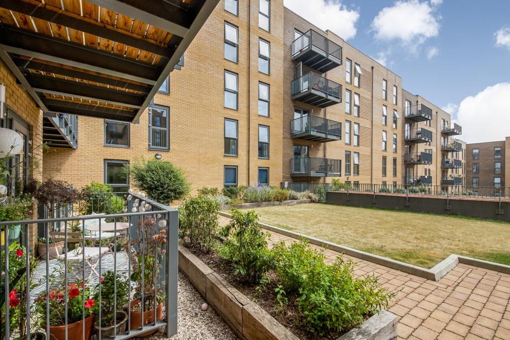 Lambourne House, Apple Yard, Anerley, SE20 1 bed apartment £350,000