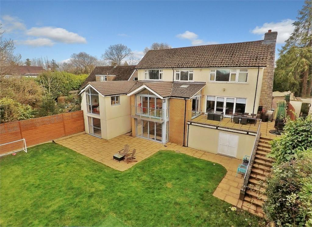 Hollybush Road, Cyncoed, Cardiff, CF23 6 bed detached house for sale