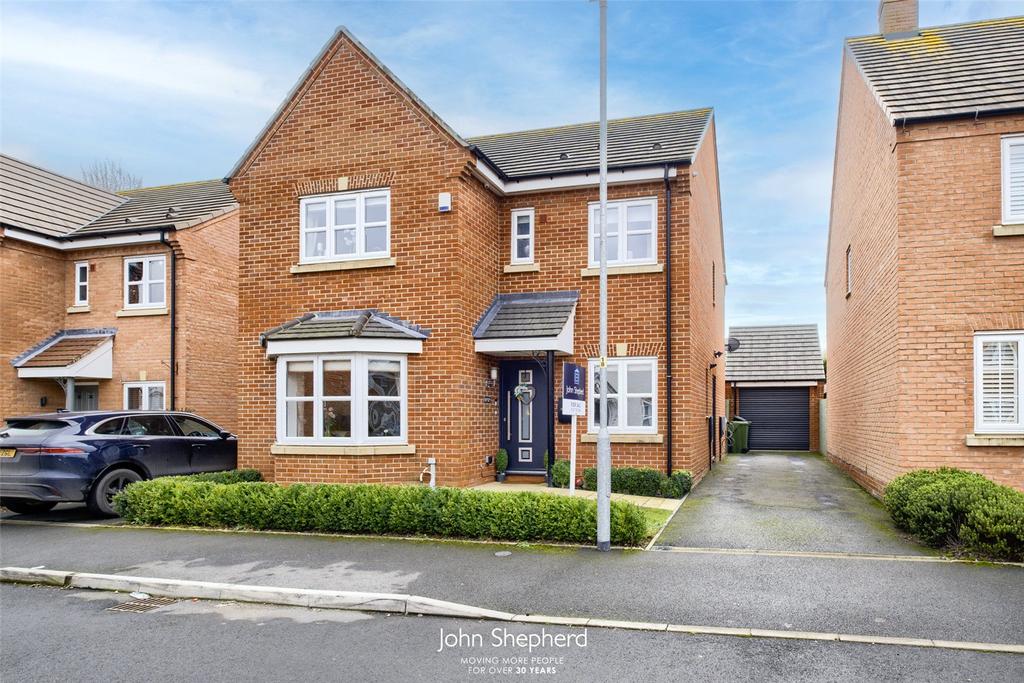 Burnham Road, Wythall, Birmingham, Worcestershire, B47 4 bed detached