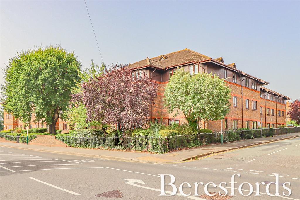 Huskards, Waldegrave Gardens, RM14 1 bed apartment for sale £250,000