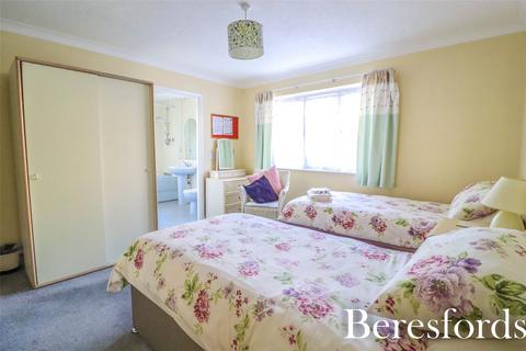 1 bedroom apartment for sale, Huskards, Waldegrave Gardens, RM14