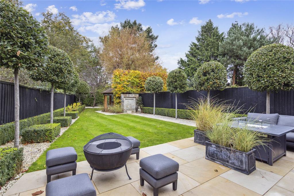 Church Road, East Molesey, KT8 5 bed detached house £2,800,000