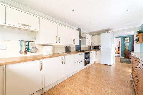 69 Dinglederry, Olney, MK46 5ES