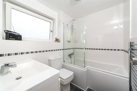69 Dinglederry, Olney, MK46 5ES