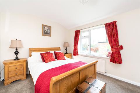 69 Dinglederry, Olney, MK46 5ES