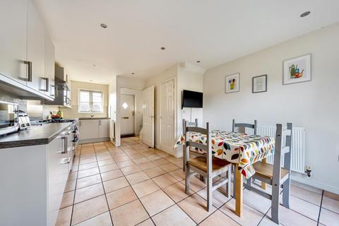 20 Cedar Drive, Witney, OX28 1EJ