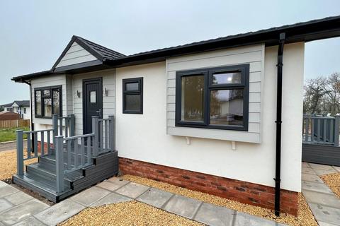 2 bedroom park home for sale - Claverley Shropshire