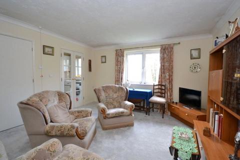 1 bedroom retirement property for sale, Lords Bridge Court, Mervyn Road, Shepperton, TW17