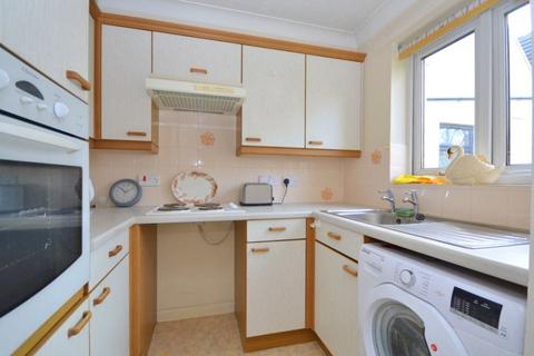 1 bedroom retirement property for sale, Lords Bridge Court, Mervyn Road, Shepperton, TW17