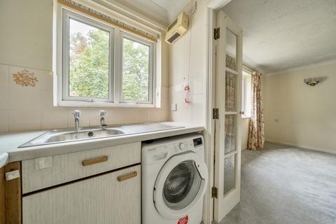 1 bedroom retirement property for sale, Lords Bridge Court, Mervyn Road, Shepperton, TW17