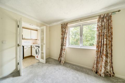 1 bedroom retirement property for sale, Lords Bridge Court, Mervyn Road, Shepperton, TW17