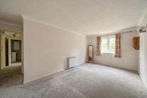 1 bedroom retirement property for sale, Lords Bridge Court, Mervyn Road, Shepperton, TW17
