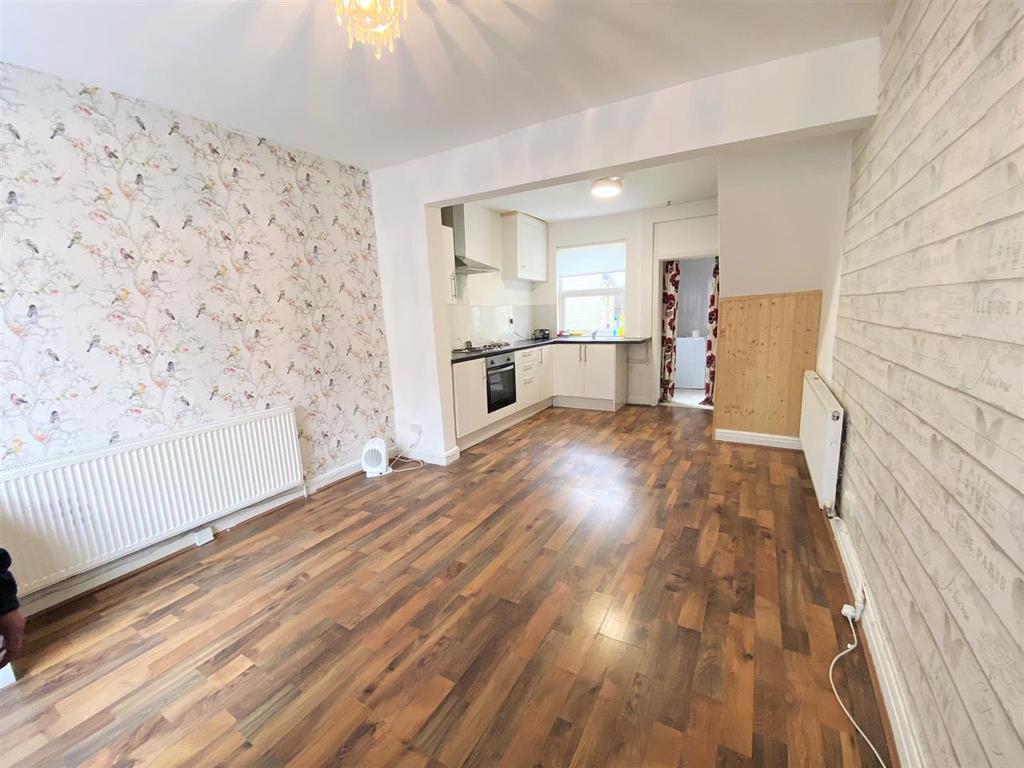 Botanic Place, Edge Hill, Liverpool 2 bed terraced house £550 pcm (£