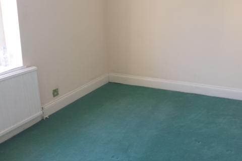 2 bedroom flat to rent, Belgrave Road, Keighley, West Yorkshire, BD21 2PR