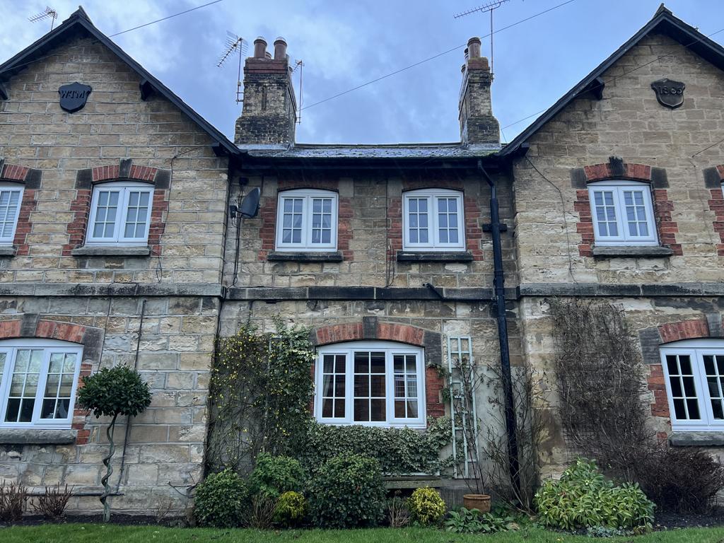 2 Bedroom Terraced for Rent