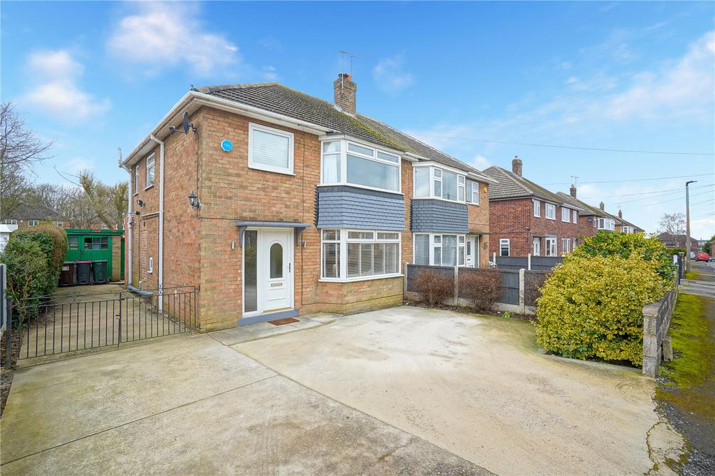 Carver Drive, Dinnington, Sheffield... 3 bed semidetached house £250,000