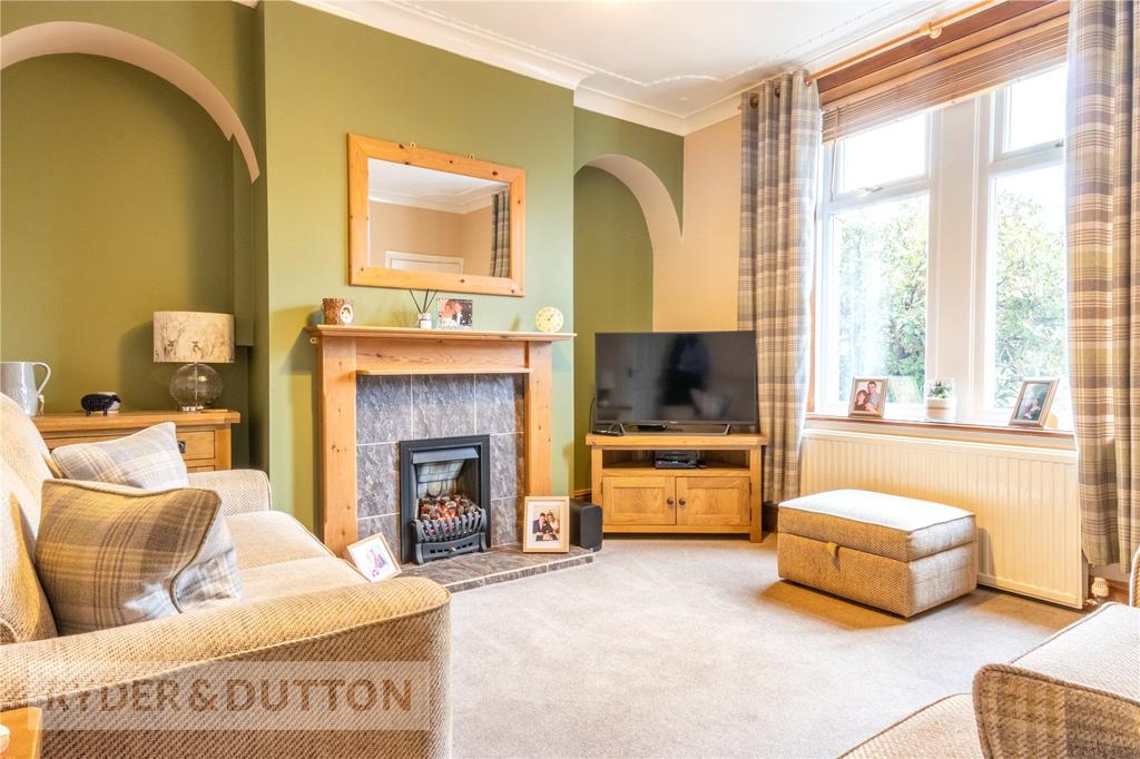 Hazel Grove, Linthwaite... 3 bed terraced house £165,000