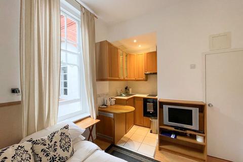 Studio to rent, Fulham Palace Road, Hammersmith, London, W6