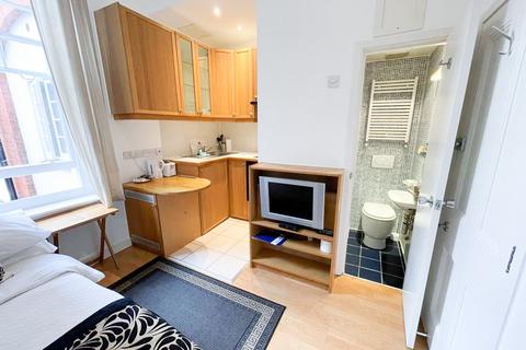 Studio to rent, Fulham Palace Road, Hammersmith, London, W6
