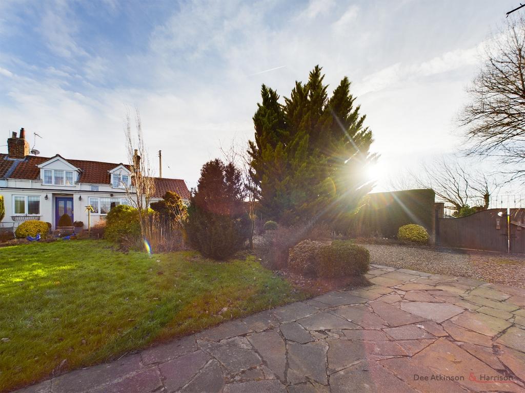 2 Bedroom House Semi-Detached - For Sale