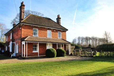 5 bedroom house to rent - Pennhouse Farmhouse