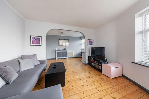 1 bedroom flat for sale - Westbury Court, Palmerston Road, Buckhurst Hill, Essex