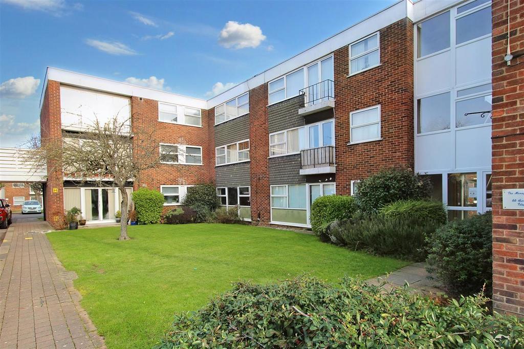 Ardleigh Court, Shenfield, Brentwood 2 bed flat for sale £350,000