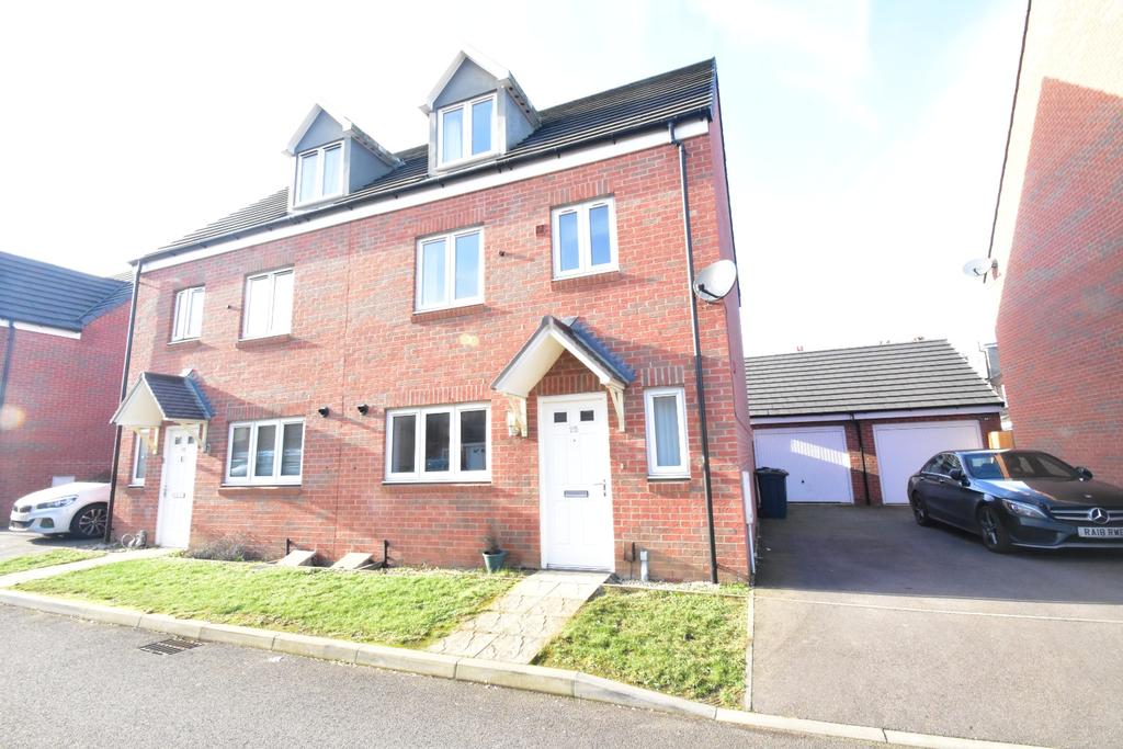Guardian Way, Luton 4 bed semidetached house £1,700 pcm (£392 pw)