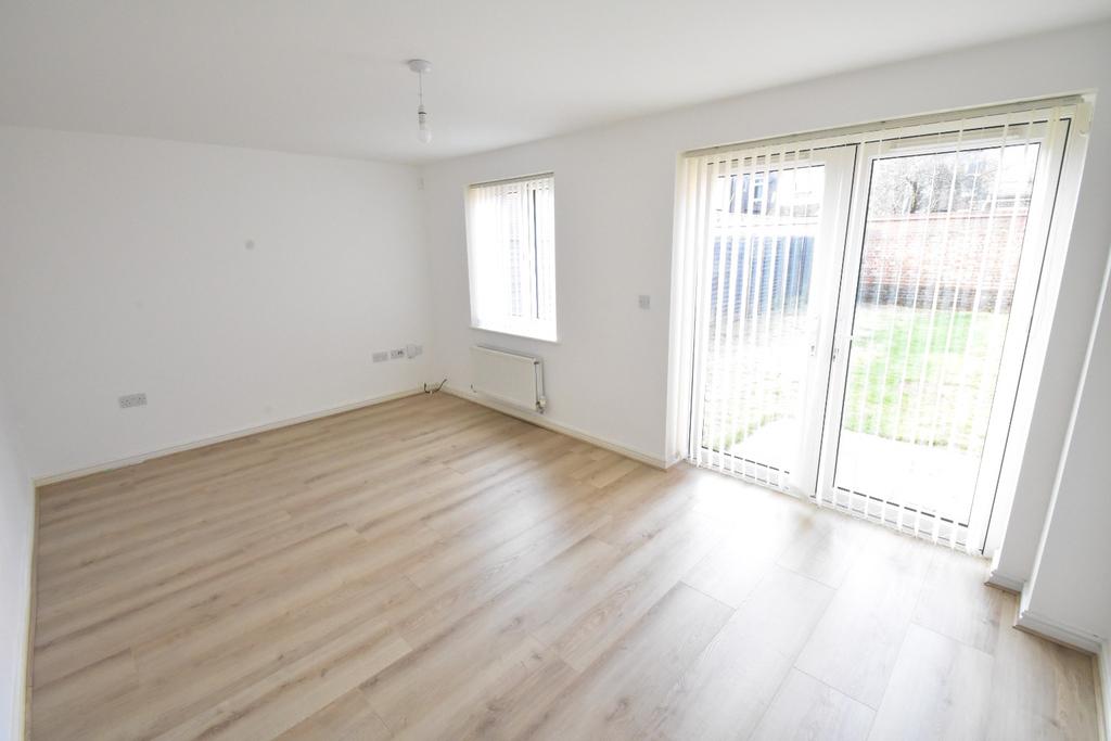 Guardian Way, Luton 4 bed semidetached house £1,700 pcm (£392 pw)