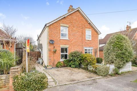 13 Grasmere Road, Lightwater, GU18 5TG